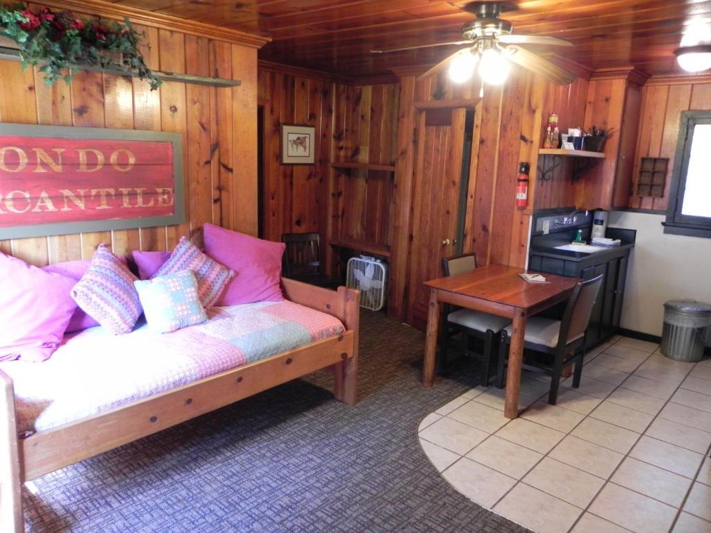 Apache Village Cabins Ruidoso Ruang foto